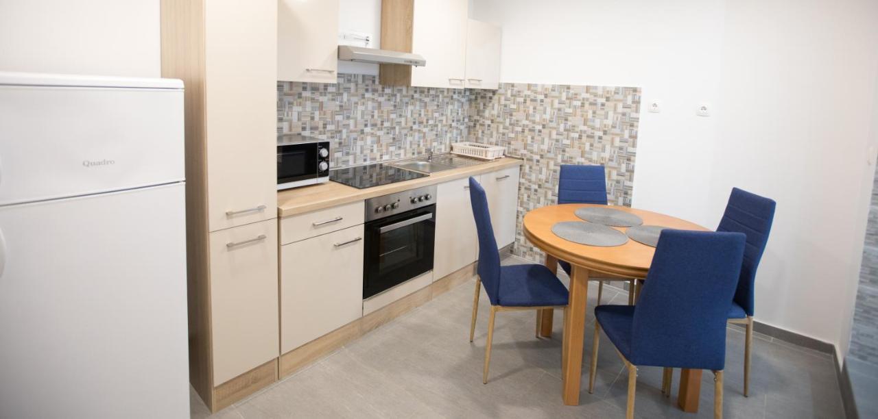 Apartamento Toto Lukovo Šugarje Exterior foto
